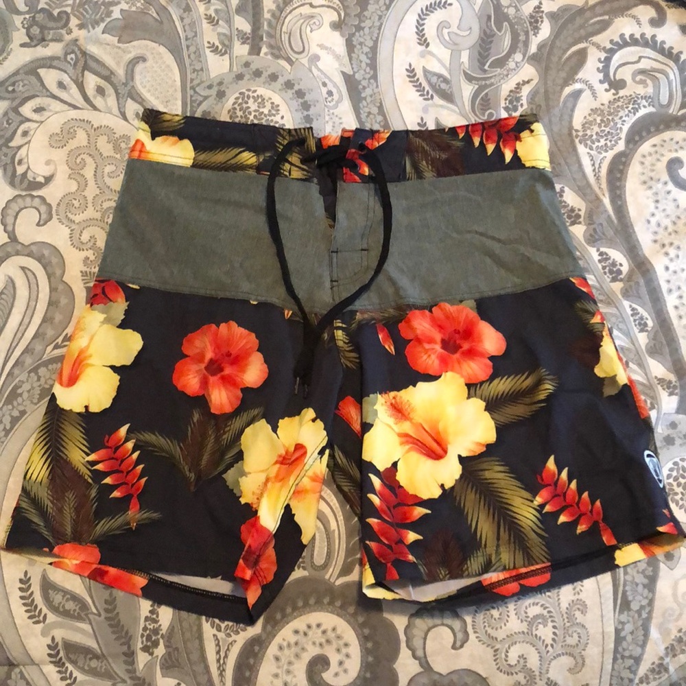 Vapor body glove swim shorts